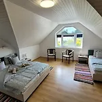Sleeps 18 - Lakeview - House - 펜션 *